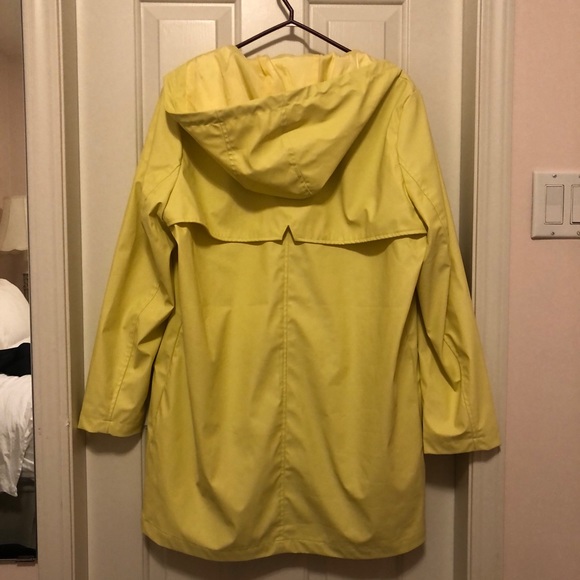 Yellow Raincoat - Picture 4 of 5